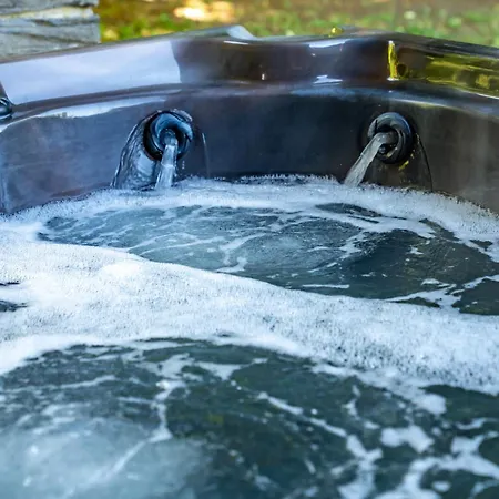 - Li Badet - 19 Personnes - Jacuzzi - Sauna